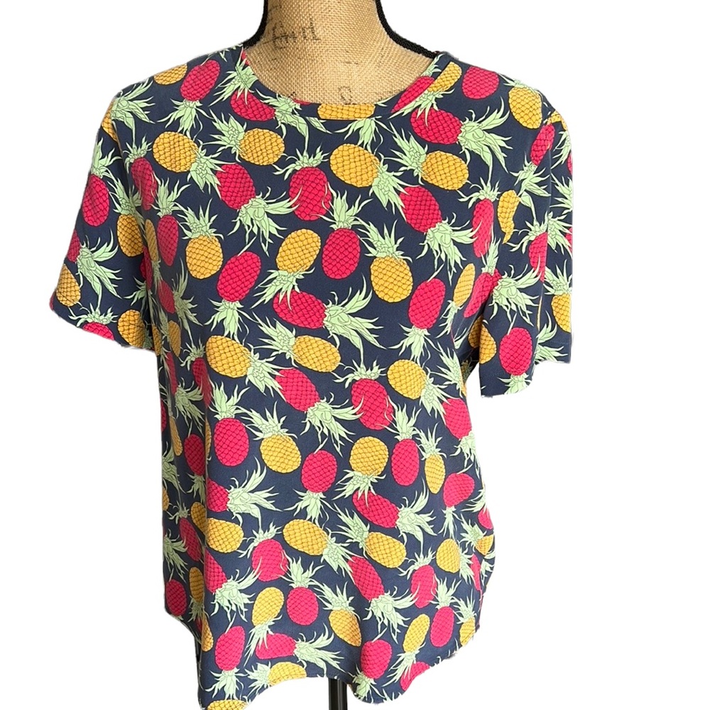 Equipment Femme Pineapple Print Short Sleeve Silk Top